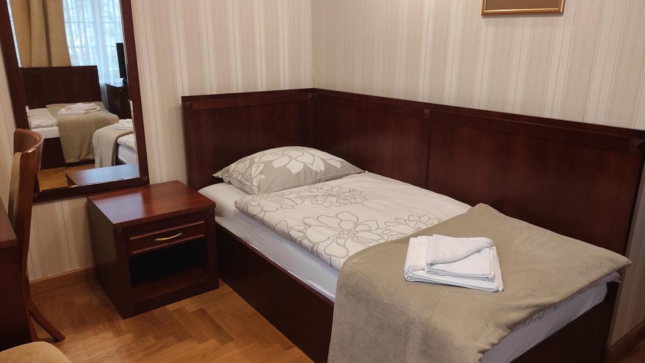 Pokoje Goscinne Palac W Balicach Instytut Zootechniki Pib Balice 外观 照片